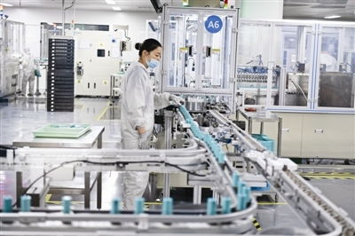 新能源電池產(chǎn)銷兩旺帶動(dòng)電子材料銷售繁榮